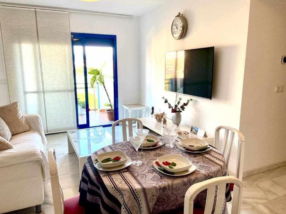 Apartamento Rocio By Solymar Holiday Torre Del Mar Kültér fotó