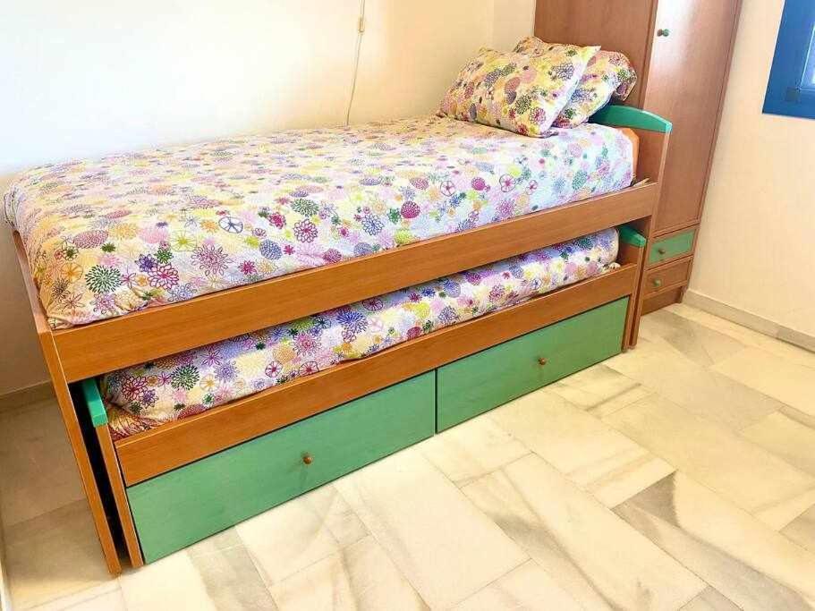 Apartamento Rocio By Solymar Holiday Torre Del Mar Kültér fotó